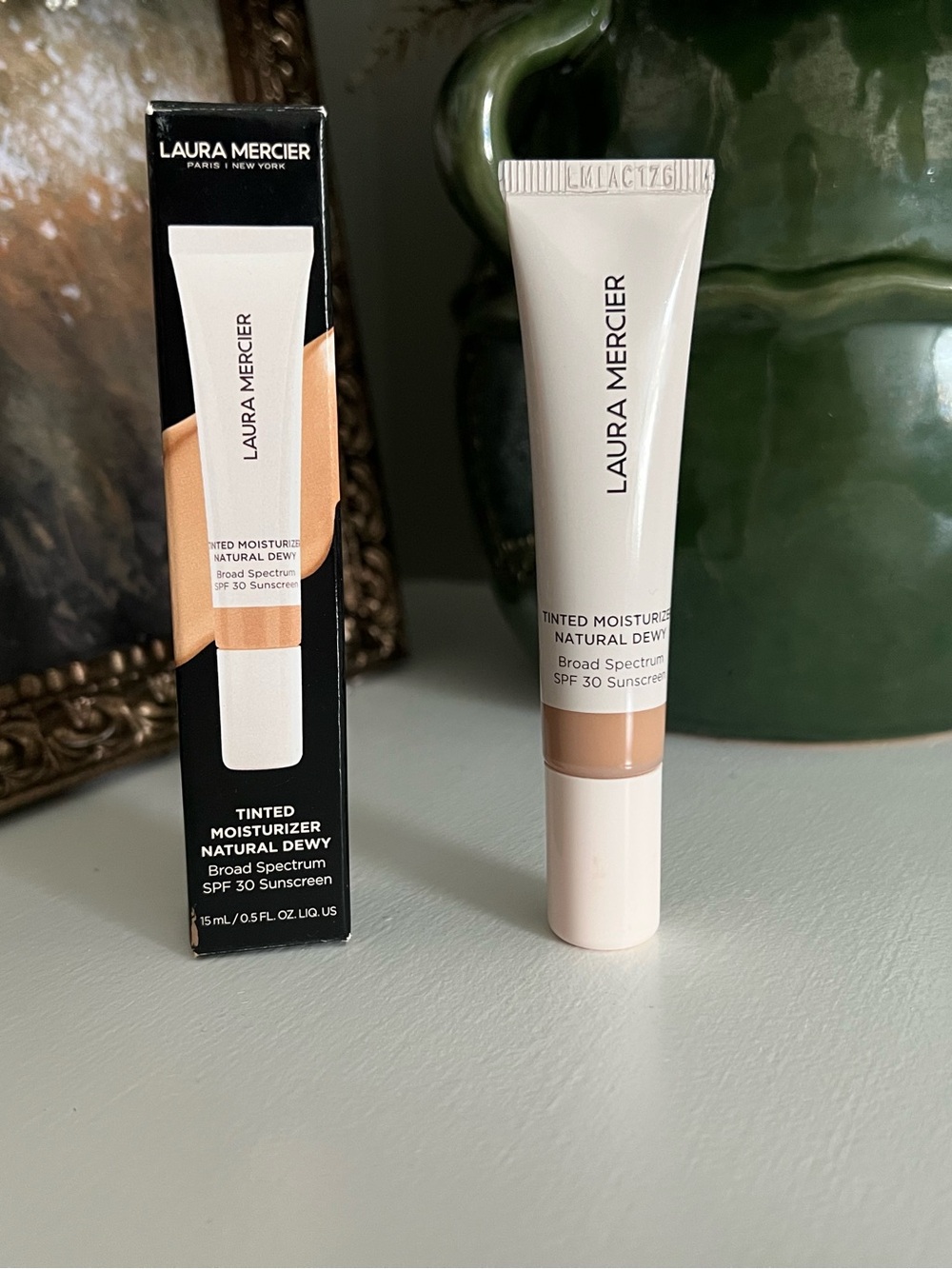 Laura Mercier Tinted Moisturizer Natural Dewy SPF 30